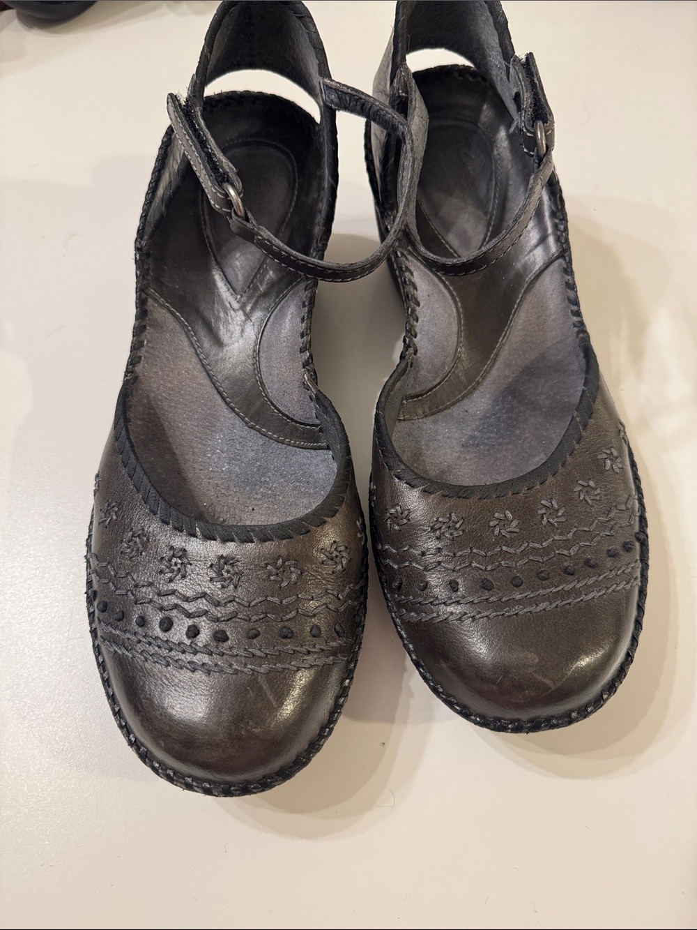 Embroidered Mary Jane Wedge Black Leather Whipstitch Artisan Clogs Size 10M EUC